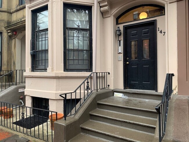 Foto del edificio - 145 Worcester St