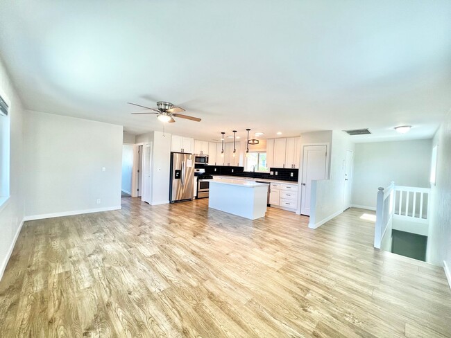 Building Photo - Beautiful 3Bd/2Ba located in North Park!