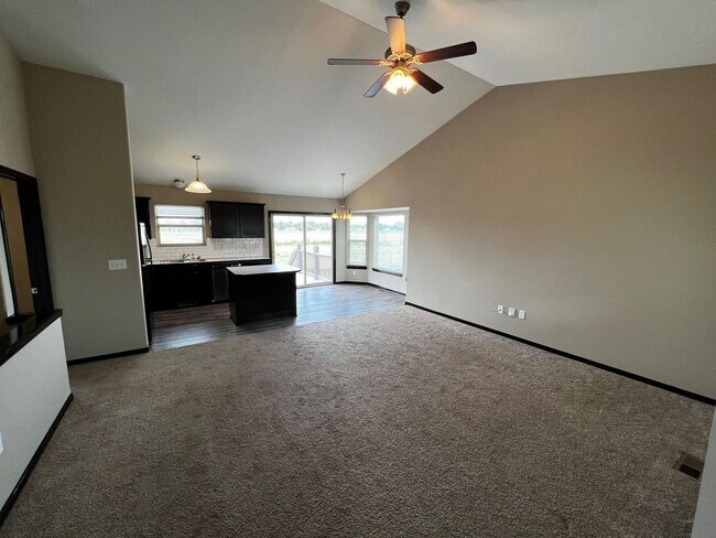 Foto del edificio - 2110/14 E Village Estates Dr