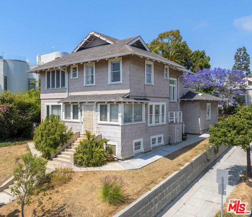 Foto principal - 2027 3rd St