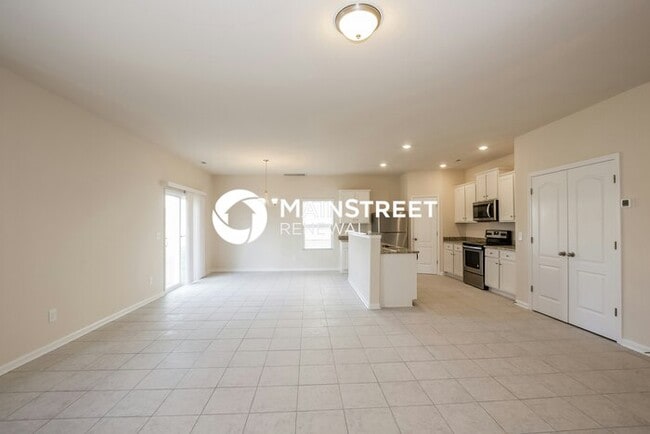 Building Photo - 4 Bedroom Pet-Friendly Home in Charlotte, ...