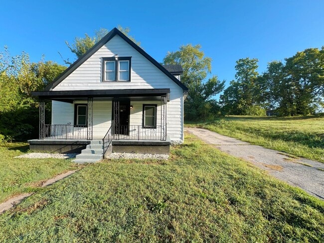 Foto del edificio - COMING SOON: Cozy 4-Bedroom Home in Kansas...
