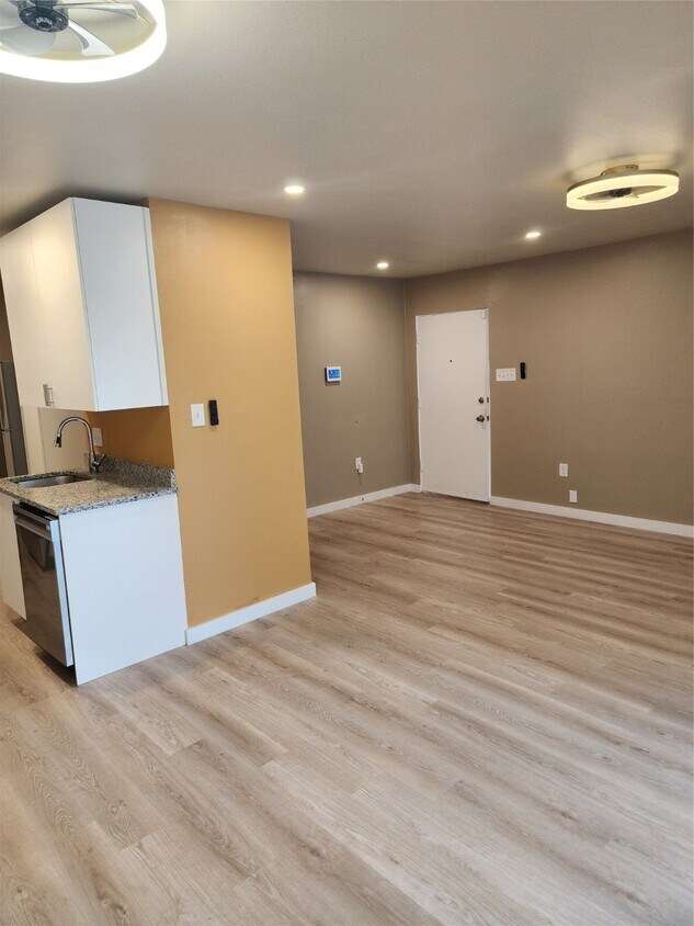 Foto del edificio - 513 S Post Oak Ln