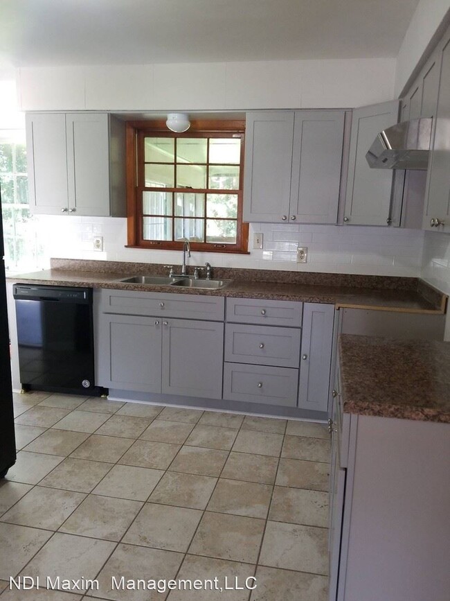 Building Photo - 3 br, 2 bath House - 542 N. Hairston Road