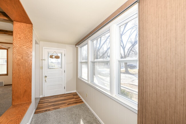 Foto del edificio - 422 S 89th St