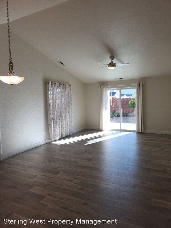 Building Photo - 3 br, 2 bath House - 3226 McCloud