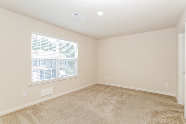 Foto del edificio - 402 Highwood Ln