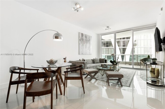 Foto del edificio - 900 Biscayne Blvd