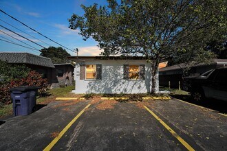 Building Photo - 406 NW 7th Ct