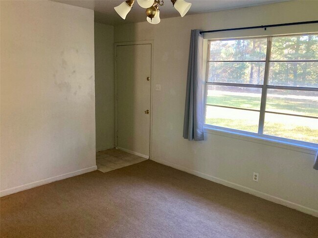 Foto del edificio - 143B Moffett Springs Rd