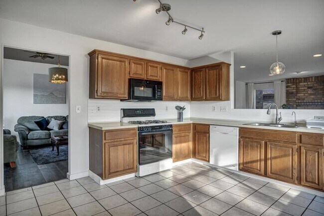 Foto del edificio - 803 Setting Sun Ct