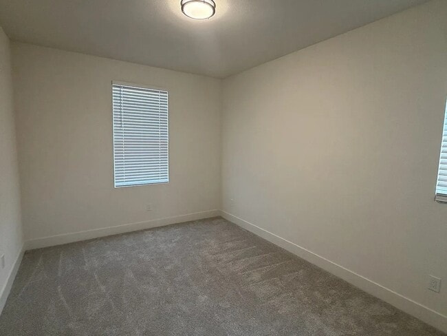 Building Photo - 4404 Redstart Ln
