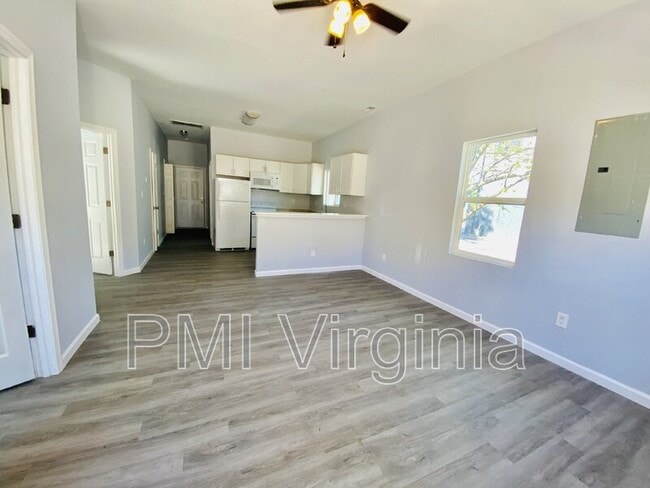 Building Photo - 3129 Marne Ave