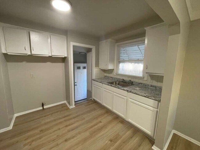 Foto del edificio - 20415 Goddard St