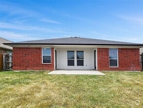 Building Photo - 904 Bales St