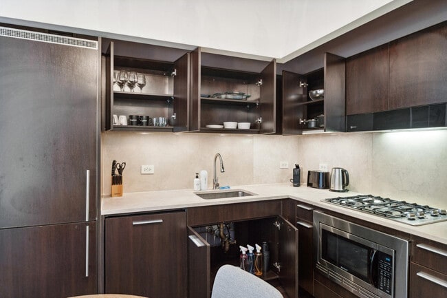 Building Photo - 110 Wall St