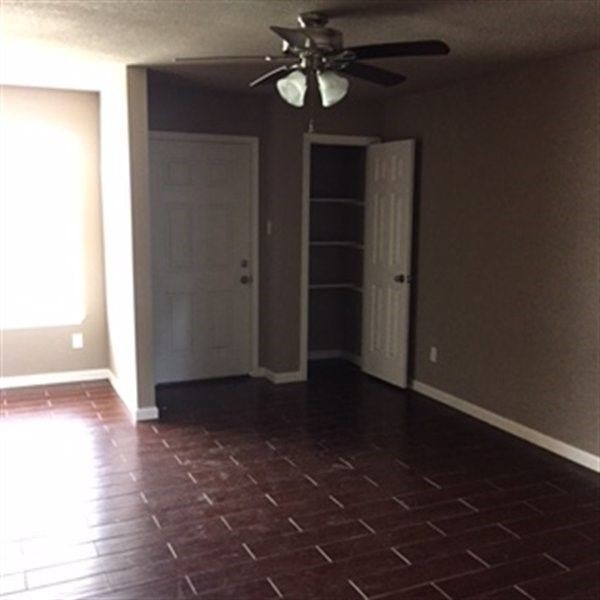 Building Photo - 2441 Clayborn Ln