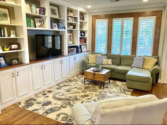 Foto del edificio - 914 Emerson St NW