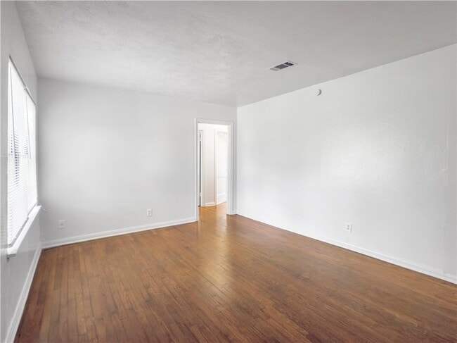 Foto del edificio - 703 Cherry St