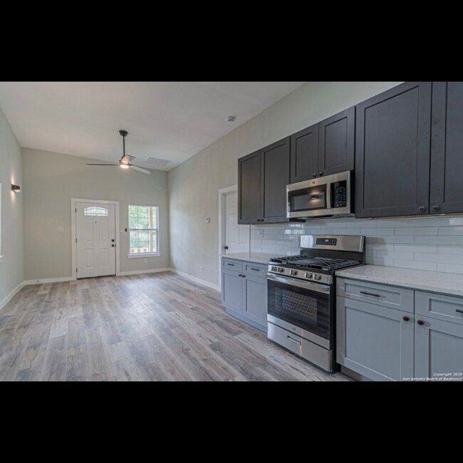 Building Photo - 210 N San Jacinto St