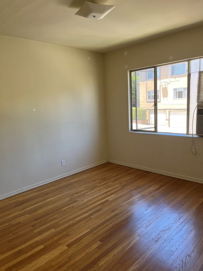 Foto del edificio - 4310 Finley Ave