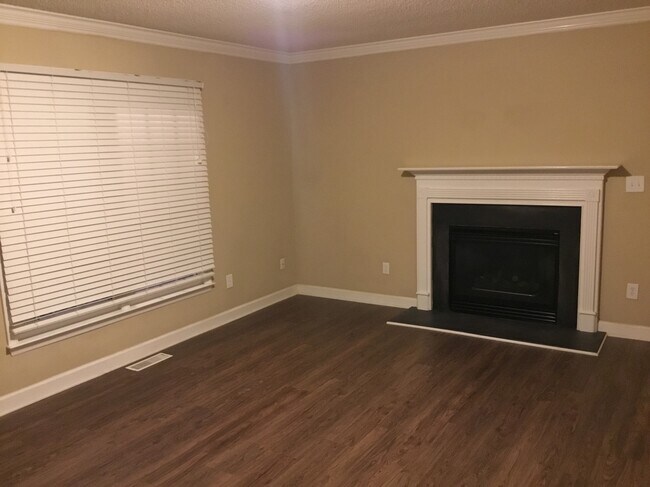 Building Photo - 1143 Sequoia Dr