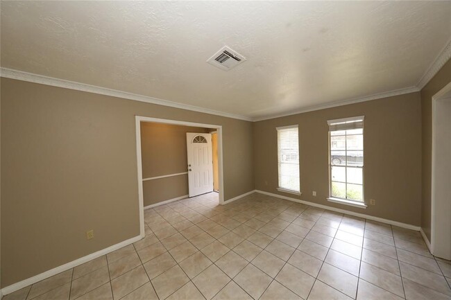 Building Photo - 9230 Stroud Dr