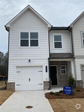 Building Photo - 228 Kenoot Dr