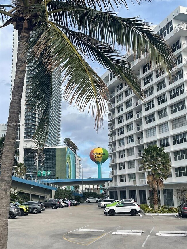 Building Photo - 1801 S Ocean Dr