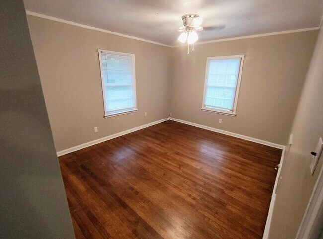 Foto del edificio - 674 N Perkins Rd