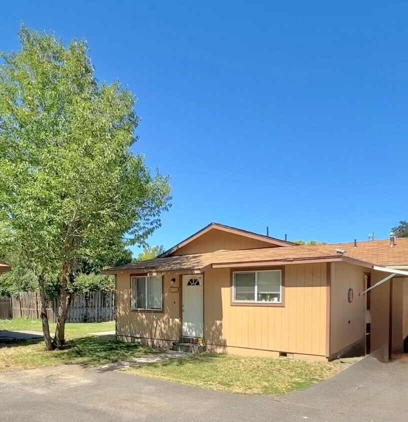 Foto principal - 3035-3037 Kane Street
