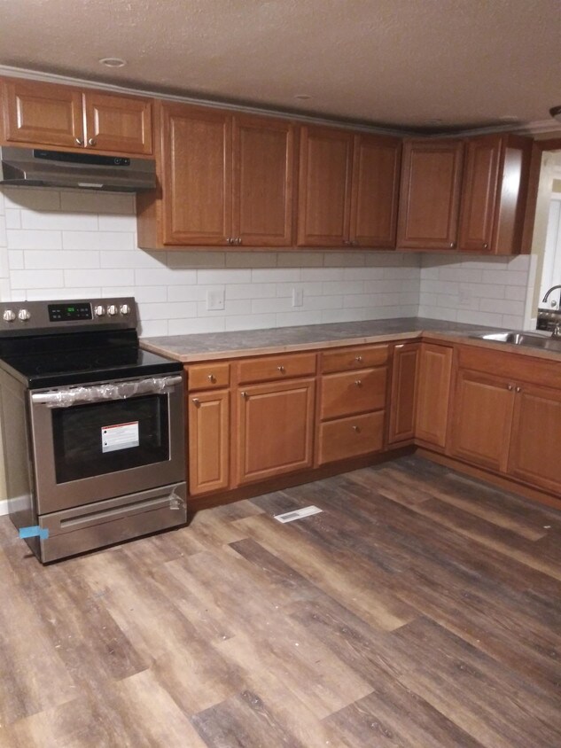 Primary Photo - 136 Dunning Ave