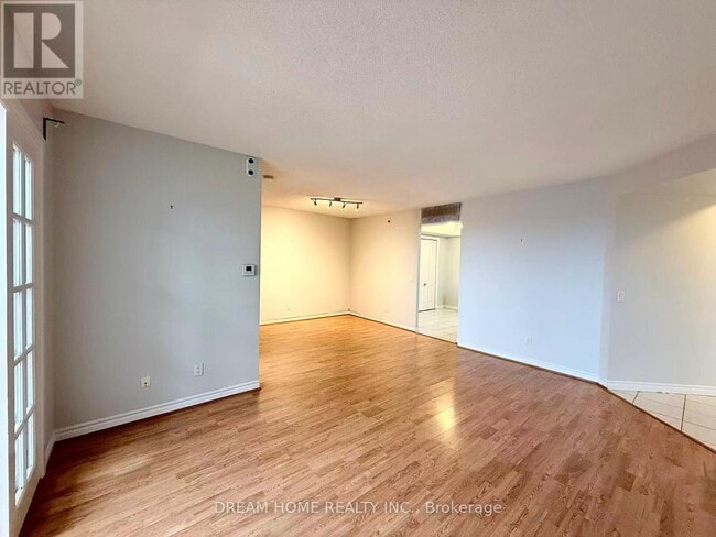 Building Photo - 115 Omni Dr