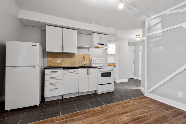 Building Photo - 467-467 Slater St.