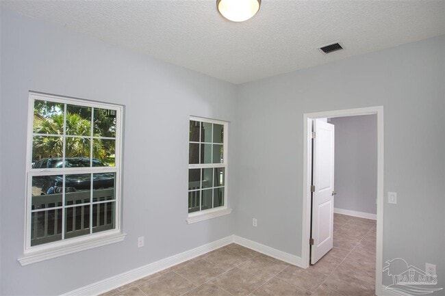 Building Photo - 405 N Coyle St