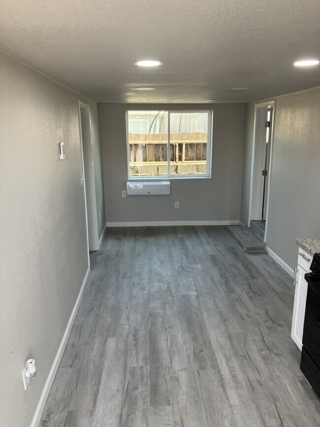Foto del edificio - Now Leasing – Fully Renovated 1 Bed / 1 Ba...