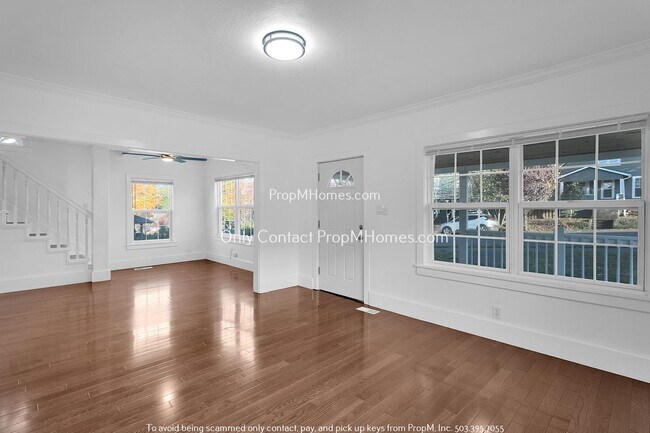 Building Photo - Historic Charm Meets Modern Comfort in Ore...