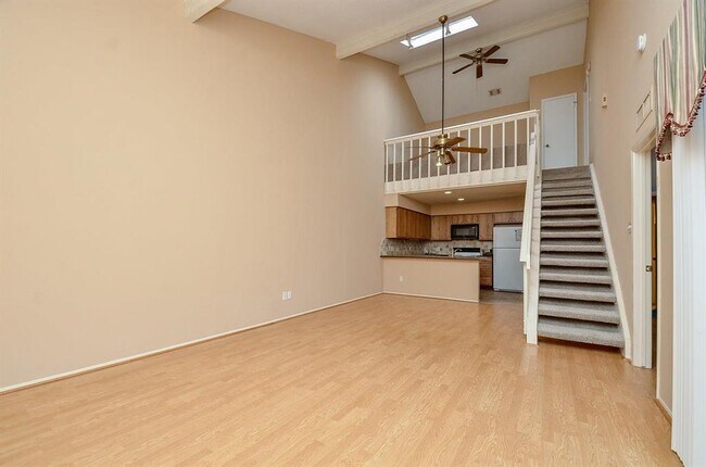 Foto del edificio - 2611 Grants Lake Blvd