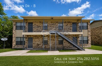 Building Photo - 1307 Brown Dr