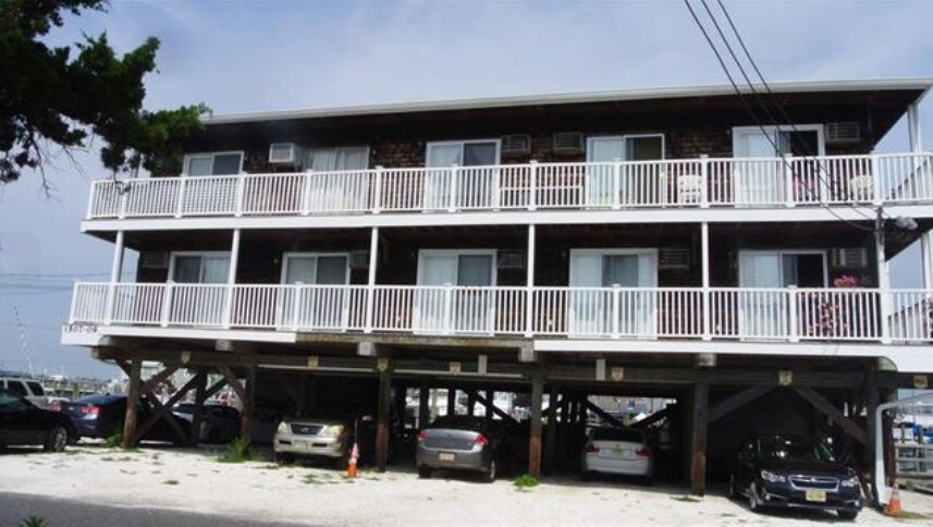 Primary Photo - 1507 Yacht Ave