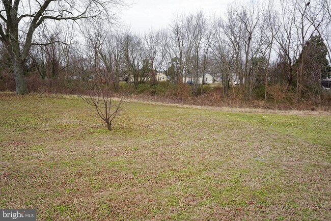 Building Photo - 102 Newport Cir