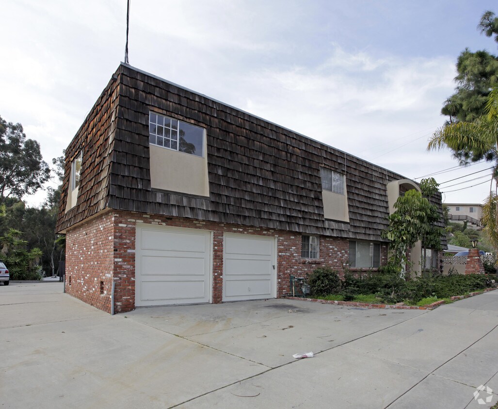 Primary Photo - 3670 Reynard Way