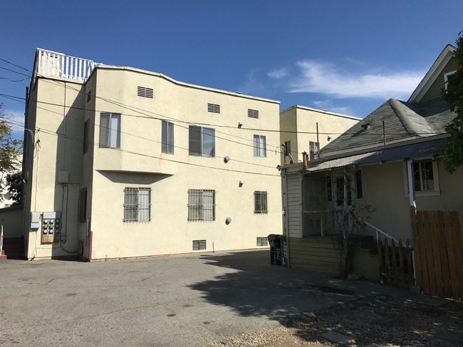 Building Photo - 1927-1935 Bonsallo Ave