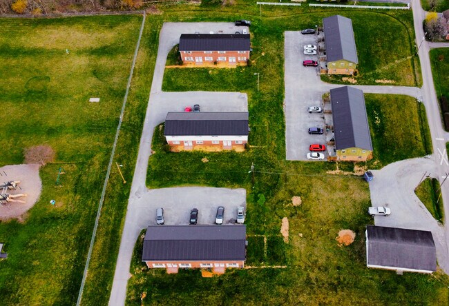 Foto del edificio - Hickory Hills Townhomes