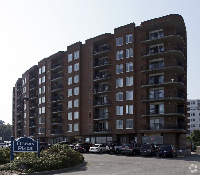 Building Photo - Ocean Place