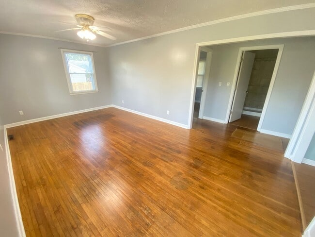 Foto del edificio - For Lease - 2 Beds, 1 Bath,