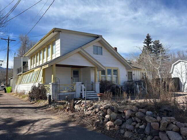 Building Photo - 1-Bedroom, 1 bath in Quiet 4-Plex near Ivywild