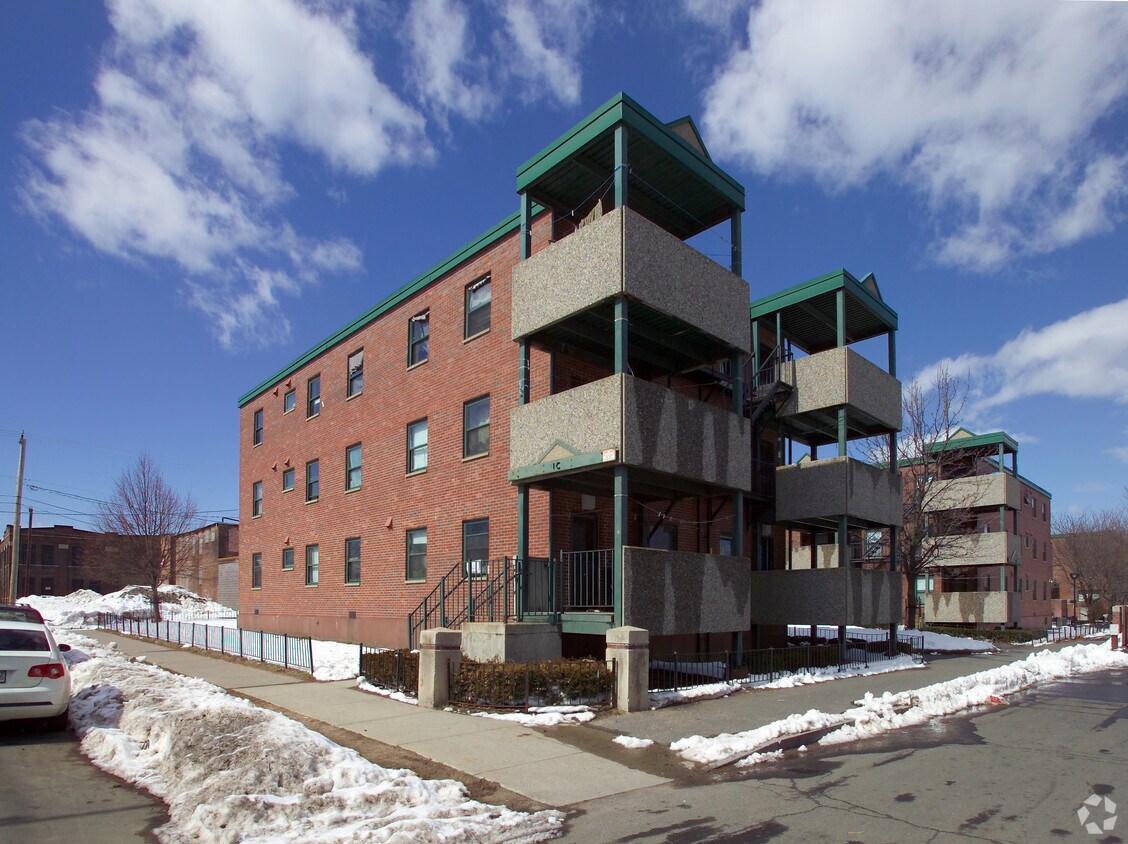 Building Photo - 23 N Summer St