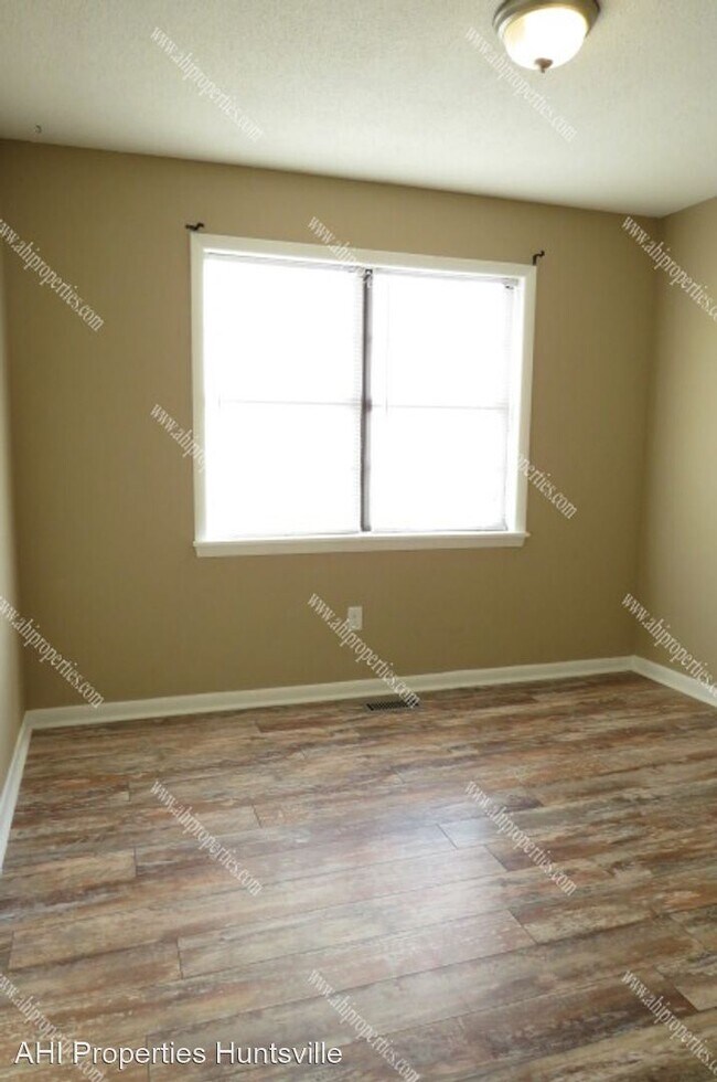 Foto del edificio - 3 br, 1 bath House - 2435 Charity Ln