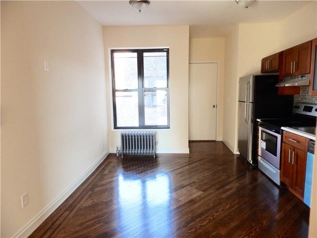 Foto del edificio - 2047 E 17th St